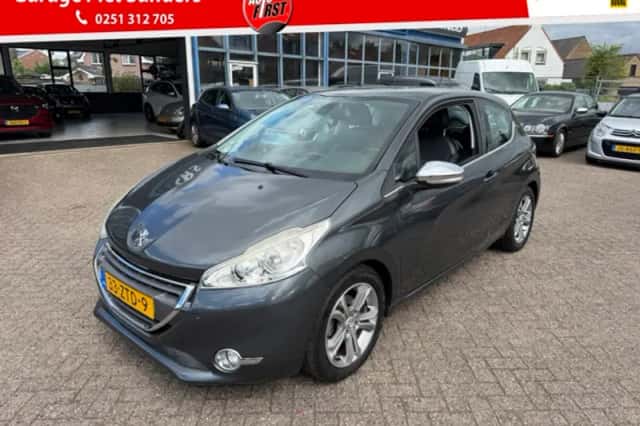 Peugeot 208 (2013) thumbnail 1
