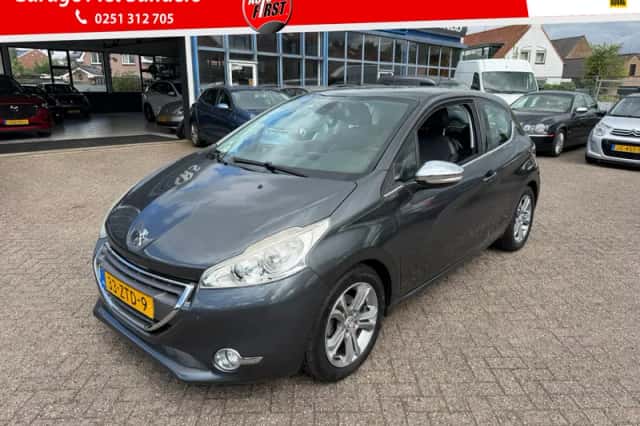 Peugeot 208 (2013) thumbnail 2