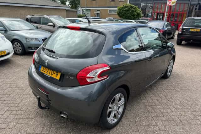 Peugeot 208 (2013) thumbnail 3