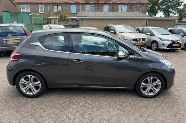 Peugeot 208 (2013) thumbnail 5