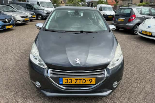 Peugeot 208 (2013) thumbnail 6