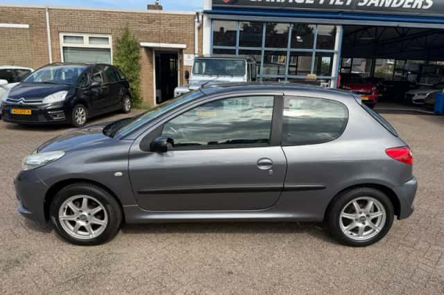 Peugeot 206 (2009) thumbnail 3