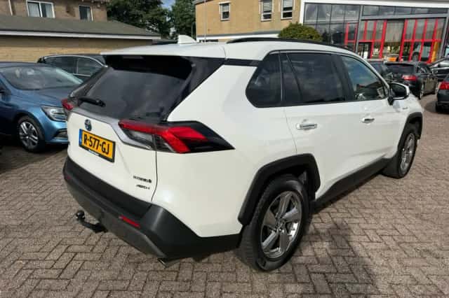 Toyota RAV4 (2019) thumbnail 2