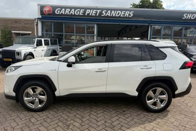 Toyota RAV4 (2019) thumbnail 3
