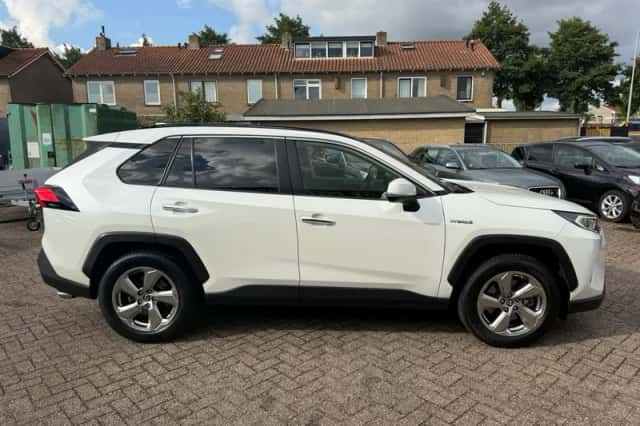 Toyota RAV4 (2019) thumbnail 4