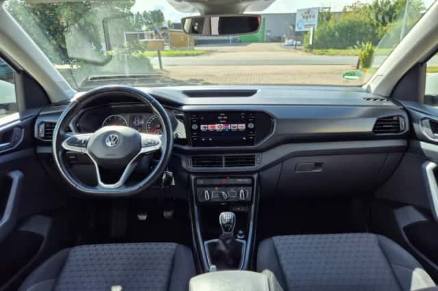 Volkswagen T-Cross (2020) thumbnail 6