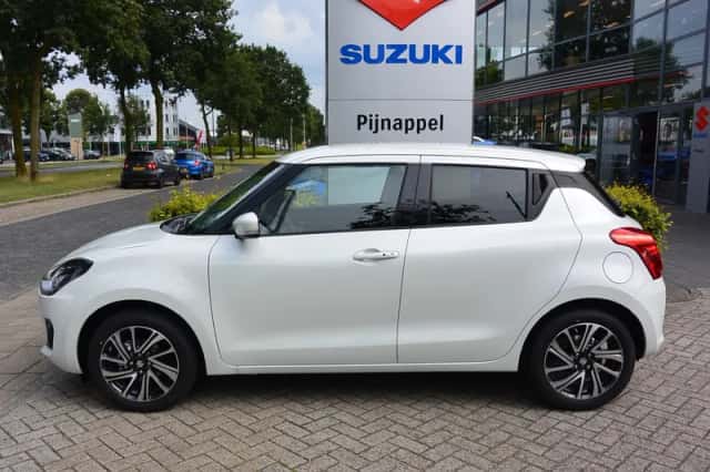 Suzuki Swift (2024) thumbnail 4