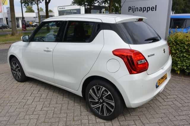 Suzuki Swift (2024) thumbnail 5