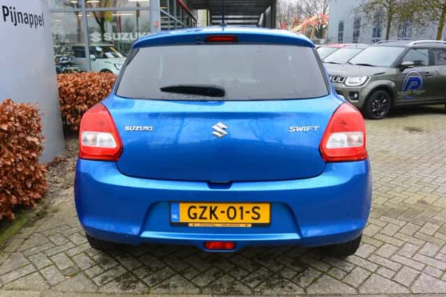 Suzuki Swift (2017) thumbnail 6