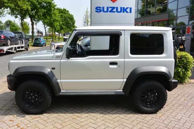 Suzuki JIMNY (2021) thumbnail 4
