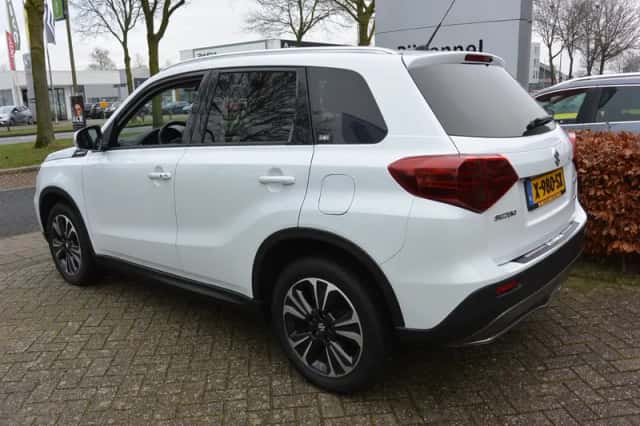 Suzuki Vitara (2019) thumbnail 5