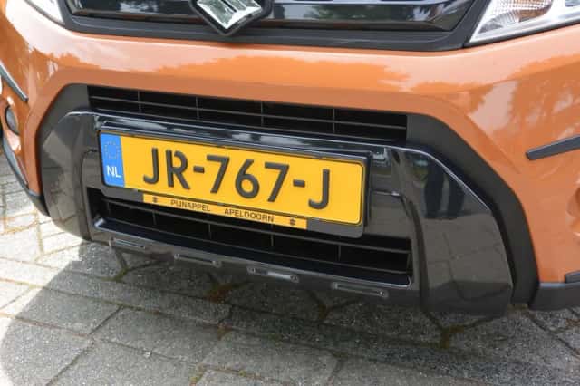 Suzuki Vitara (2016) thumbnail 3