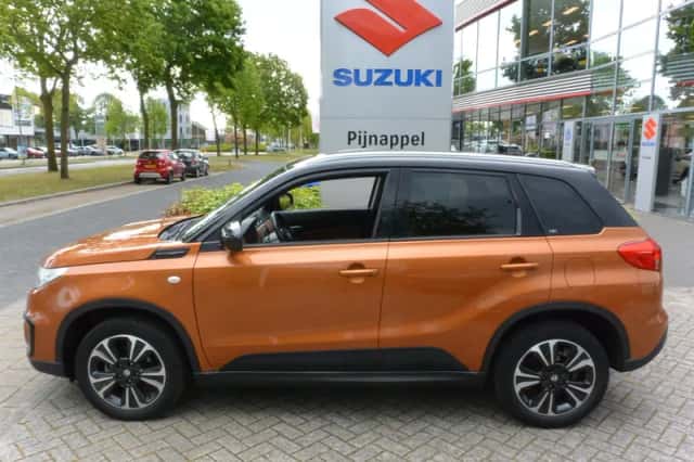 Suzuki Vitara (2016) thumbnail 5