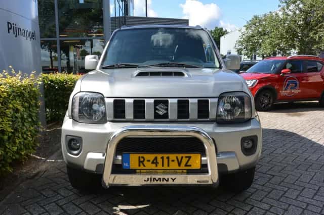 Suzuki JIMNY (2017) thumbnail 2