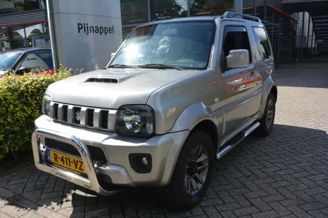 Suzuki JIMNY (2017) thumbnail 4