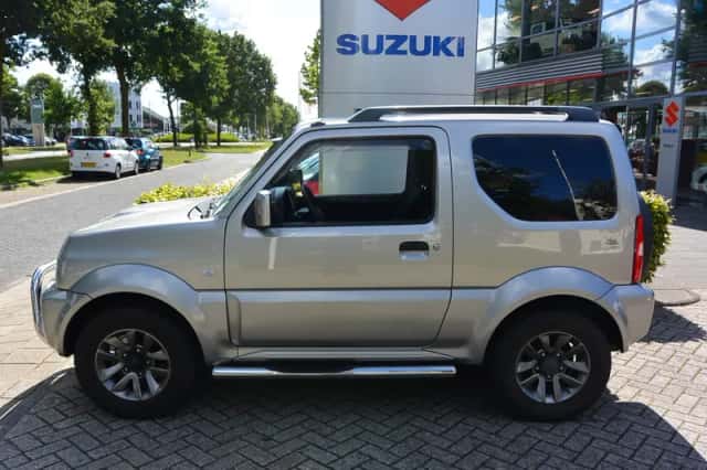 Suzuki JIMNY (2017) thumbnail 5
