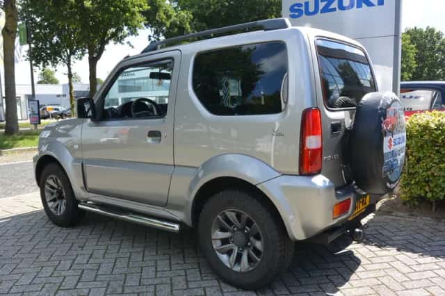 Suzuki JIMNY (2017) thumbnail 6
