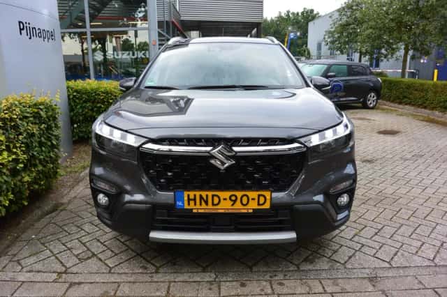 Suzuki S-CROSS (2023) thumbnail 2