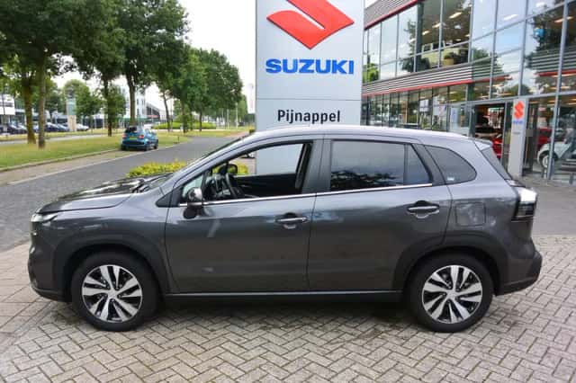 Suzuki S-CROSS (2023) thumbnail 3