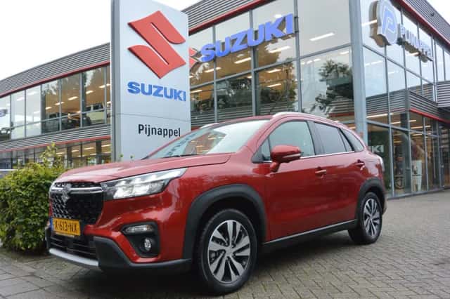Suzuki S-CROSS (2024) thumbnail 1