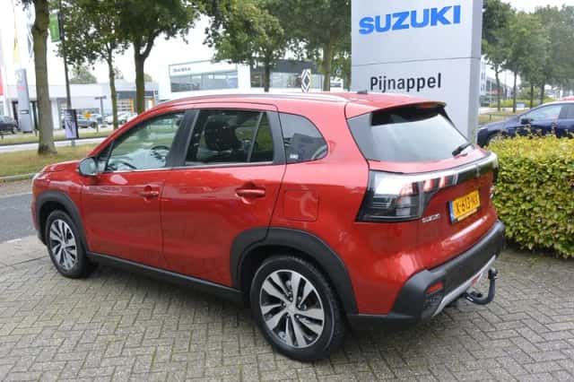 Suzuki S-CROSS (2024) thumbnail 5