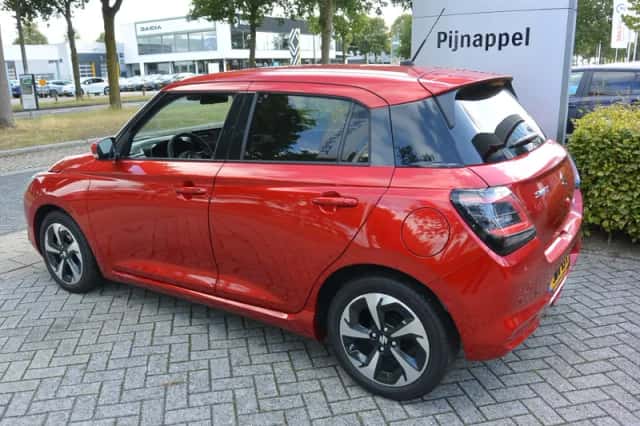 Suzuki Swift (2025) thumbnail 5