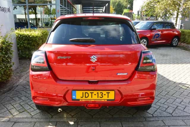 Suzuki Swift (2025) thumbnail 6