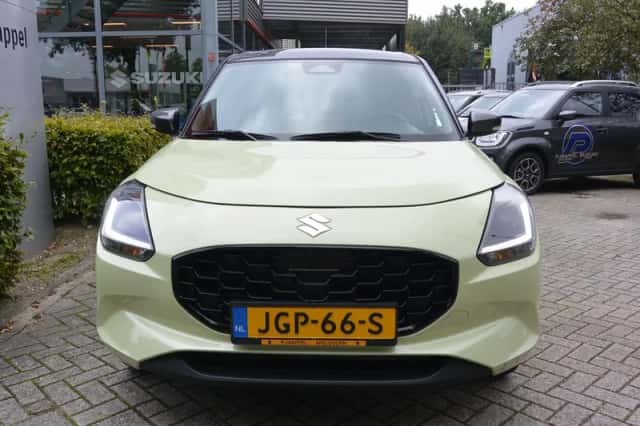 Suzuki Swift (2025) thumbnail 2