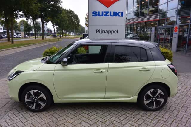 Suzuki Swift (2025) thumbnail 5