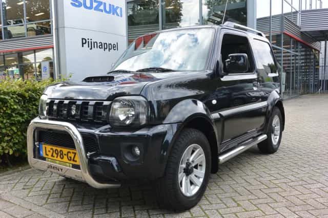 Suzuki JIMNY (2015) thumbnail 3