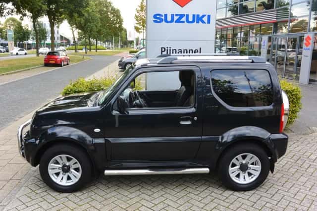 Suzuki JIMNY (2015) thumbnail 4