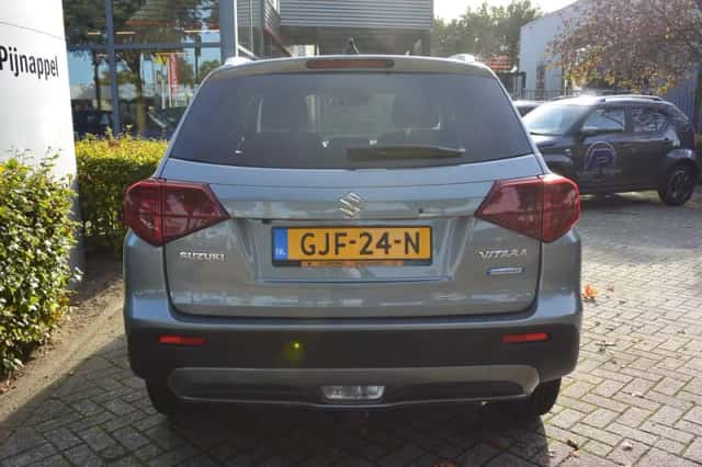 Suzuki Vitara (2021) thumbnail 5