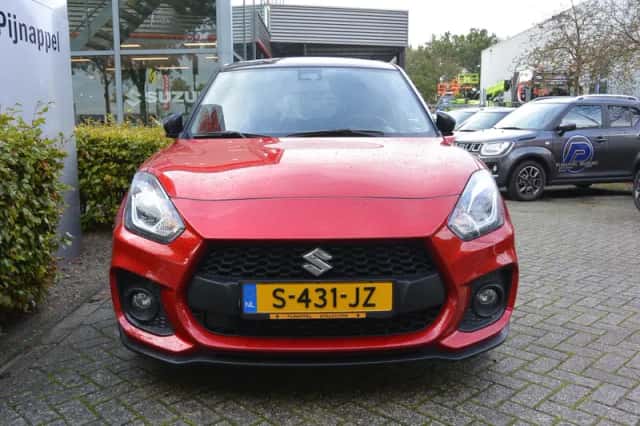 Suzuki Swift (2023) thumbnail 2