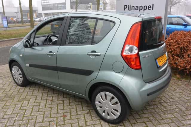 Suzuki SPLASH (2011) thumbnail 5