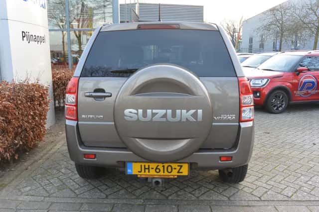 Suzuki Grand Vitara (2013) thumbnail 6