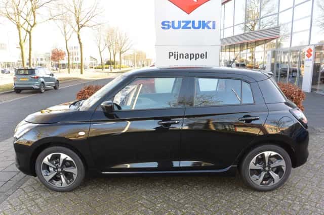 Suzuki Swift (2025) thumbnail 4