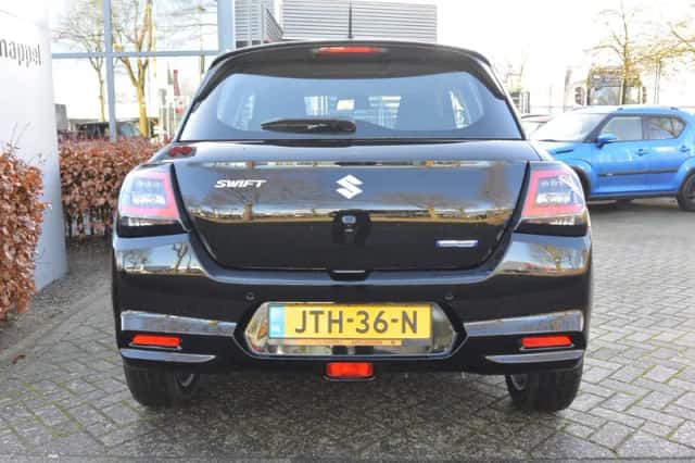 Suzuki Swift (2025) thumbnail 6