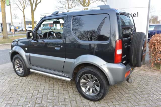 Suzuki JIMNY (2015) thumbnail 5
