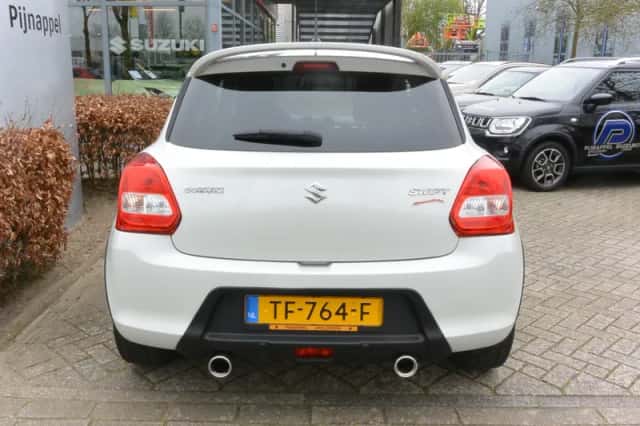Suzuki Swift (2018) thumbnail 6