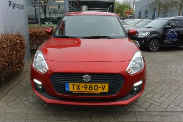Suzuki Swift (2019) thumbnail 2