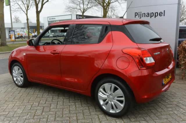 Suzuki Swift (2019) thumbnail 5