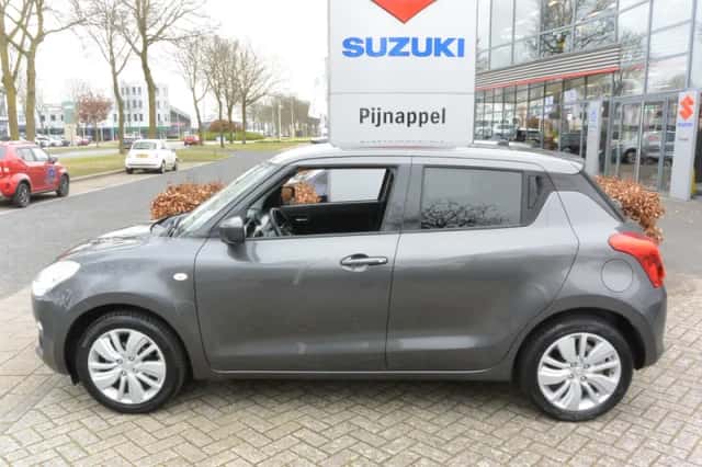 Suzuki Swift (2018) thumbnail 3