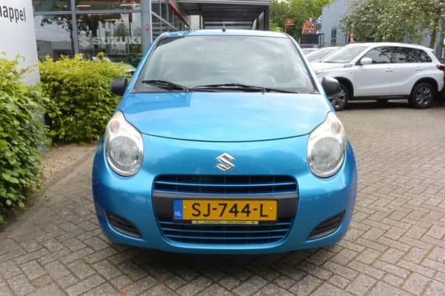 Suzuki Alto (2013) thumbnail 3