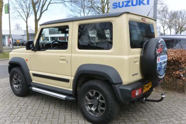 Suzuki JIMNY (2020) thumbnail 5