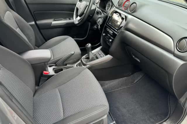Suzuki Vitara (2019) thumbnail 3