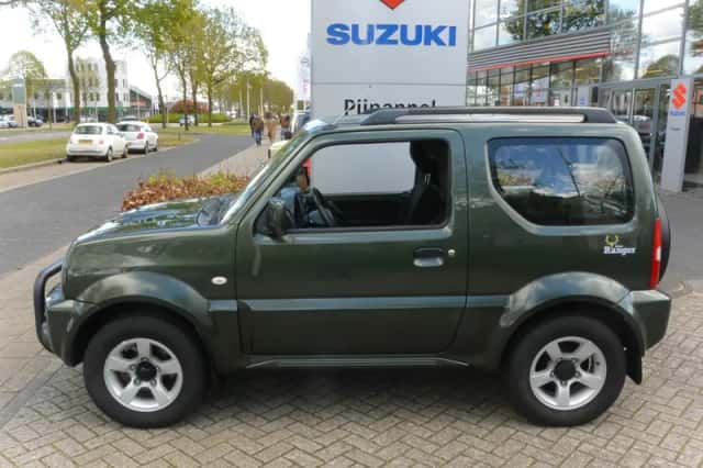 Suzuki JIMNY (2017) thumbnail 4