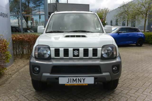 Suzuki JIMNY (2017) thumbnail 2