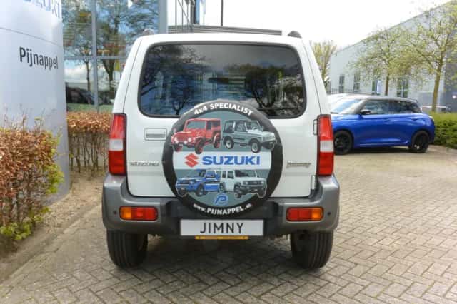 Suzuki JIMNY (2017) thumbnail 6