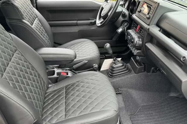 Suzuki JIMNY (2025) thumbnail 3
