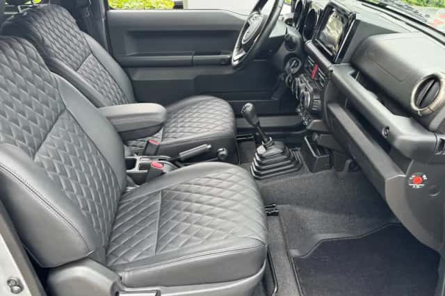 Suzuki JIMNY (2019) thumbnail 3